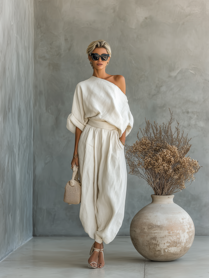 Dámský off-white set s topem na ramínkách a zúženými kalhotami